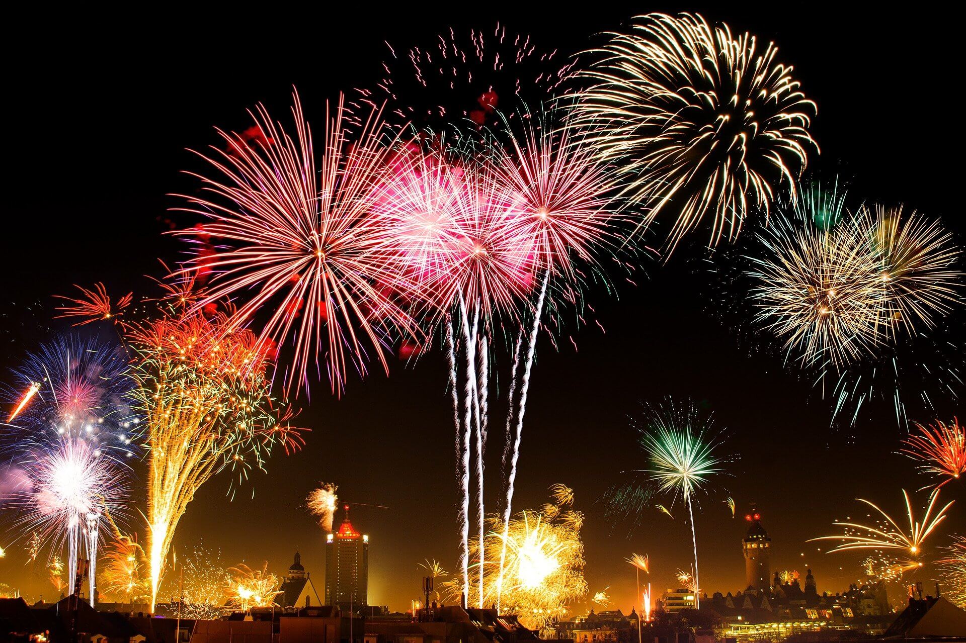 7 Tips For Staying Safe While Playing With Fireworks