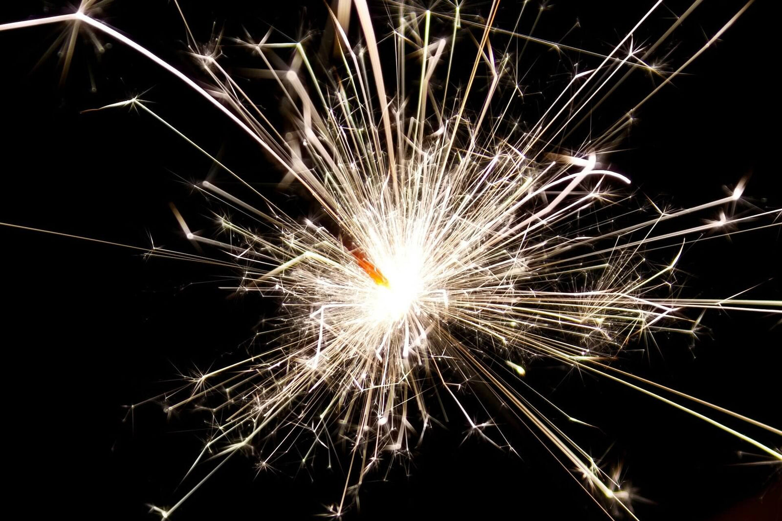 Basic Firwork Fireworks Explained: How The Two Basic Firework Types Are Produced ...
