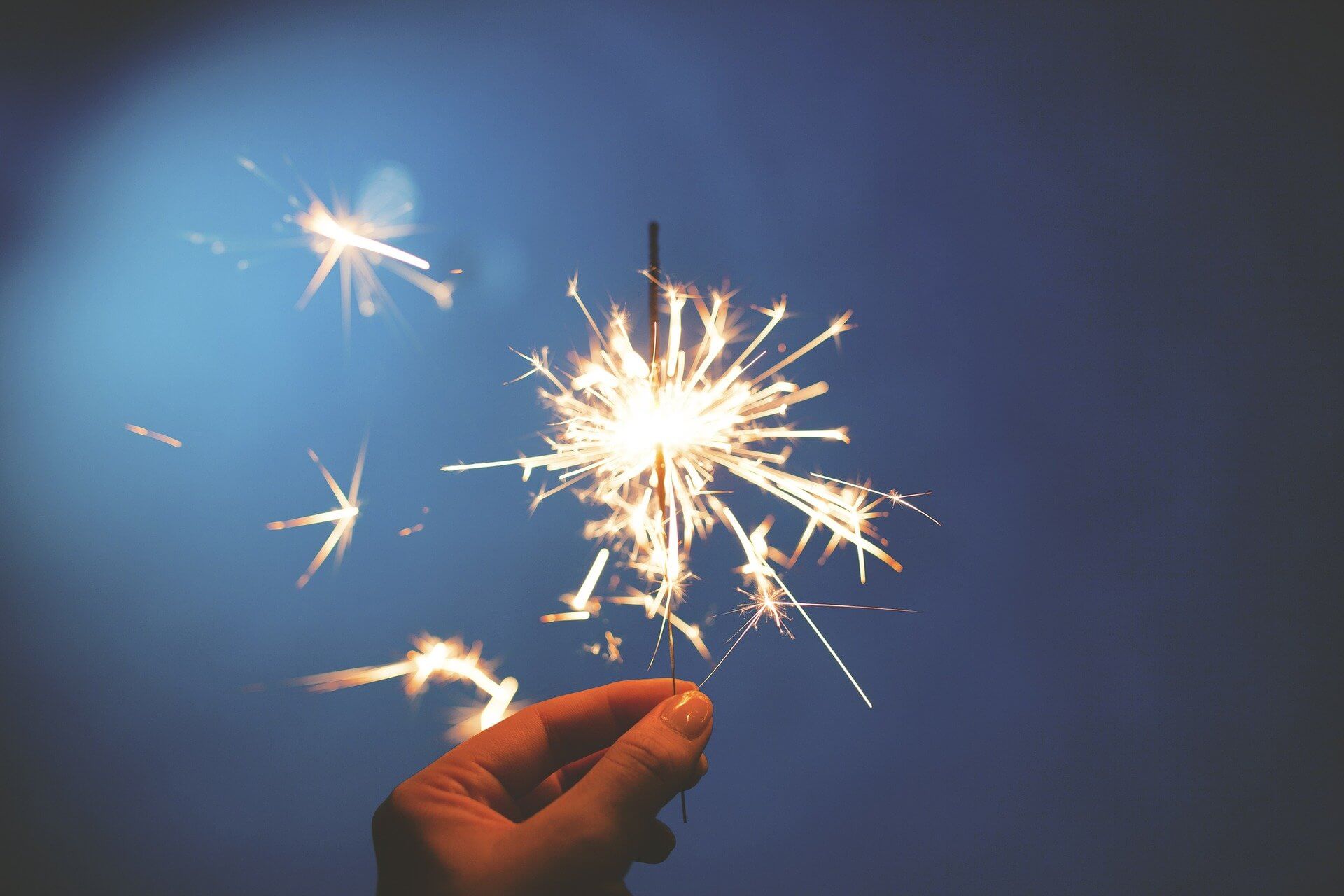 4 Different Ways to Use Sparklers to Spice Up Any Activity - What to Know